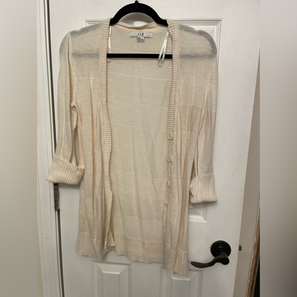 Forever 21 women’s an sweater, mid length, size M